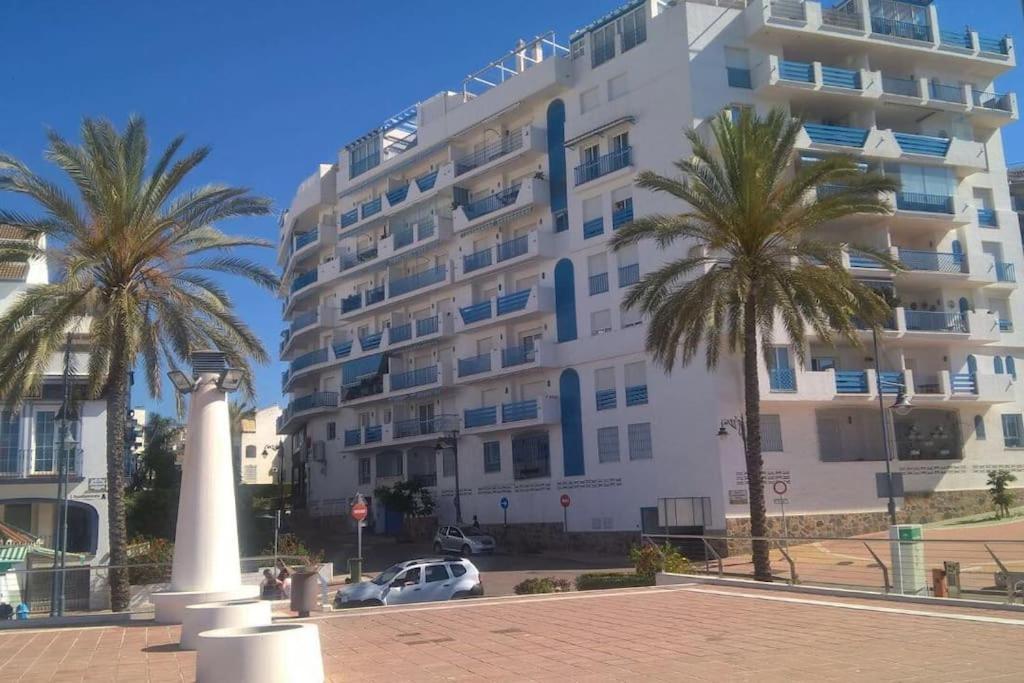 Cozy Apartment Between The Port And The Beach La Rada Estepona Exterior foto