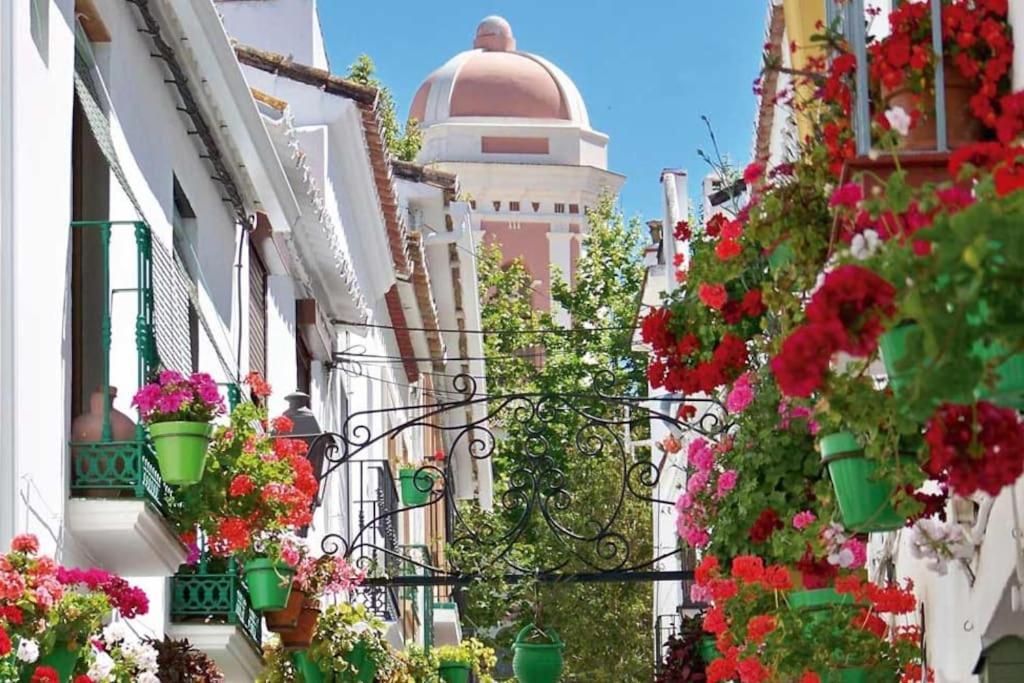 Cozy Apartment Between The Port And The Beach La Rada Estepona Exterior foto