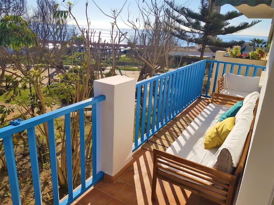 Cozy Apartment Between The Port And The Beach La Rada Estepona Exterior foto